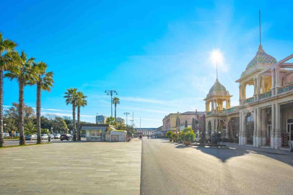 Appartamento Nel Cuore Di Viareggio Exterior foto