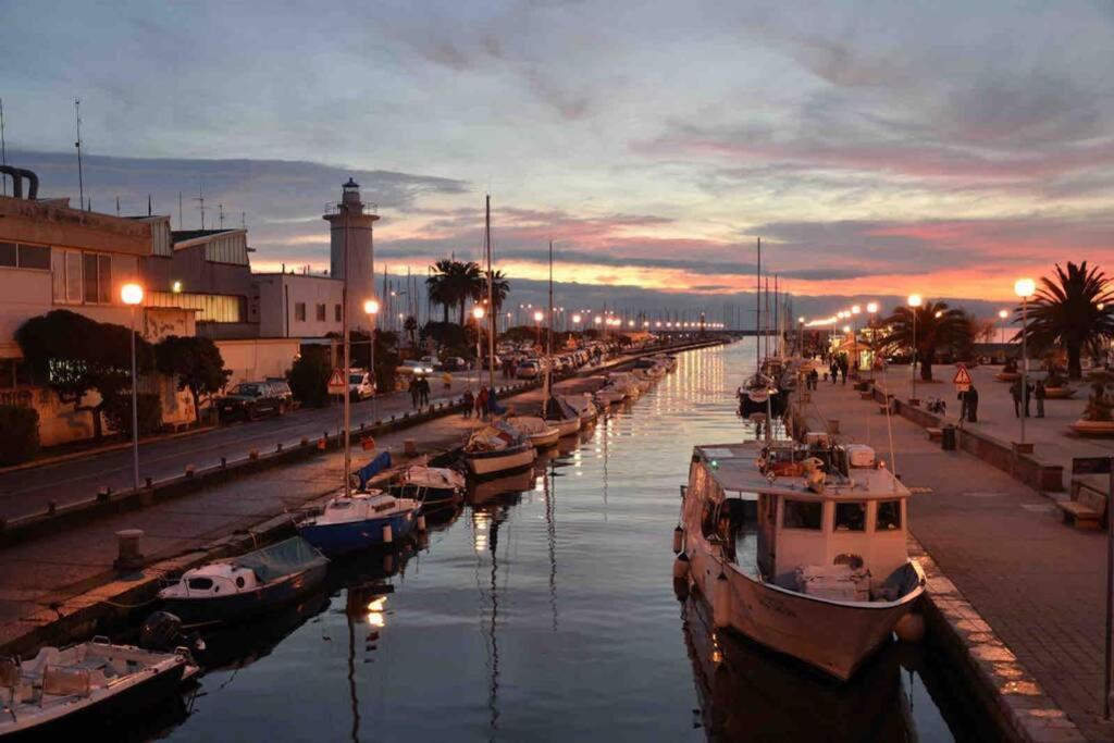 Appartamento Nel Cuore Di Viareggio Exterior foto