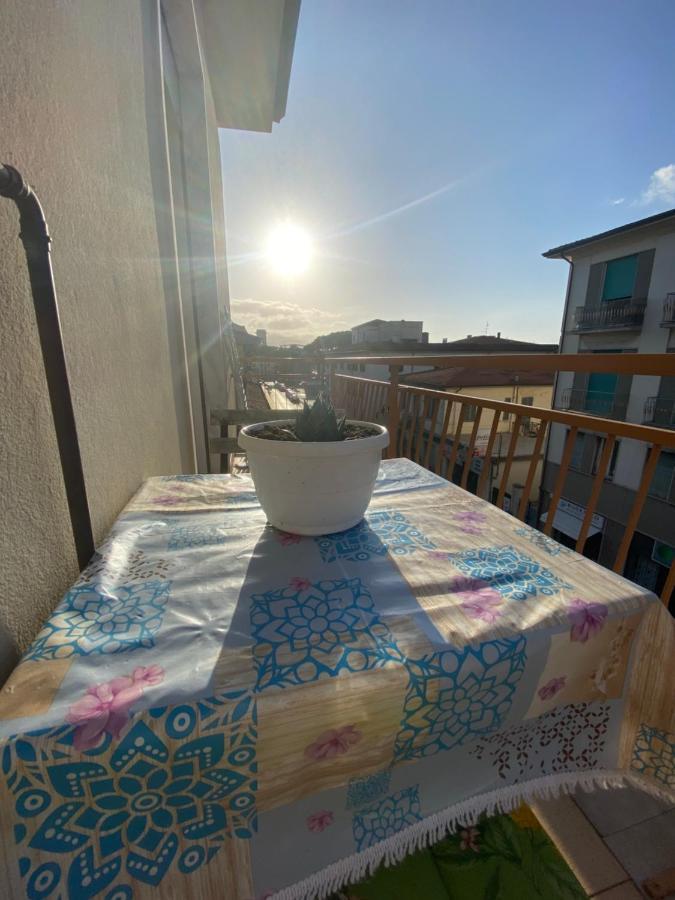 Appartamento Nel Cuore Di Viareggio Exterior foto